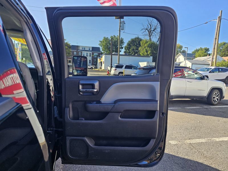 Used 2017 GMC Sierra 2500 4x4 Crew Cab image 29