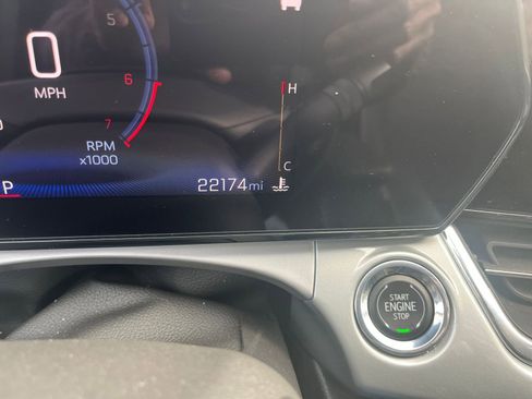 Used 2025 Chevrolet Trax LT image 38