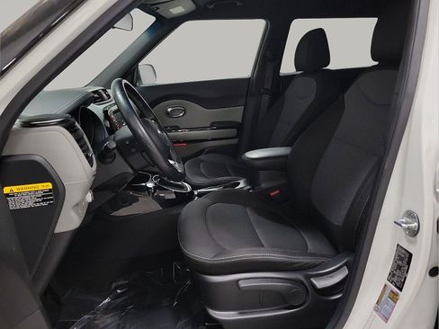 Used 2017 Kia Soul + w/ Audio Package FWD image 10