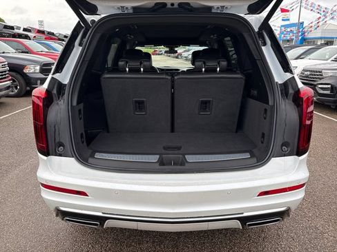 Used 2025 Cadillac XT6 Premium Luxury AWD/4WD image 24