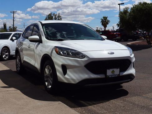 Used 2020 Ford Escape SE image 14