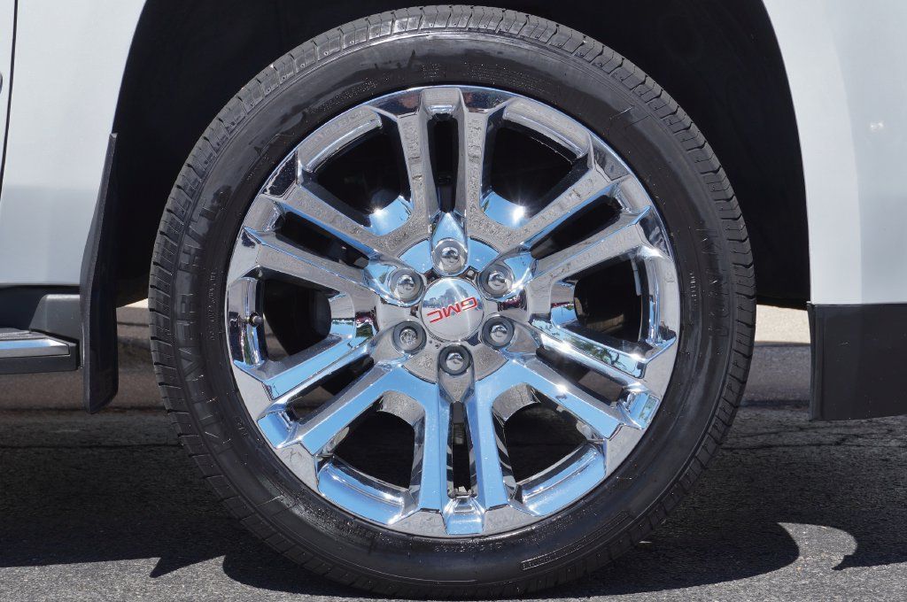Used 2017 GMC Yukon Denali w/ Open Road Package AWD/4WD image 7