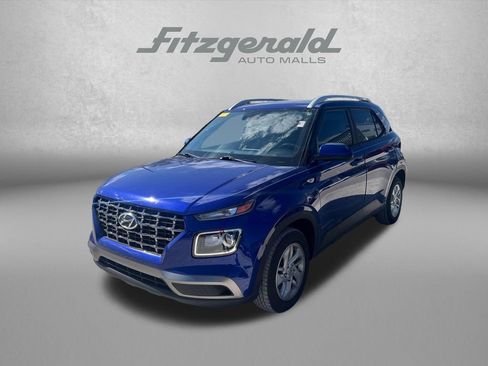 Used 2020 Hyundai Venue SEL w/ Convenience Package FWD image 2