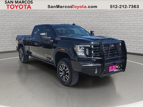 Used 2022 GMC Sierra 2500 AT4 w/ AT4 Preferred Package image 3
