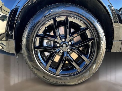 New 2025 Land Rover Discovery Sport Dynamic SE image 13