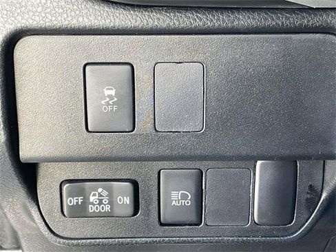 Used 2020 Toyota Tacoma SR5 image 18