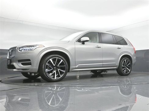 Used 2023 Volvo XC90 B6 Plus image 40