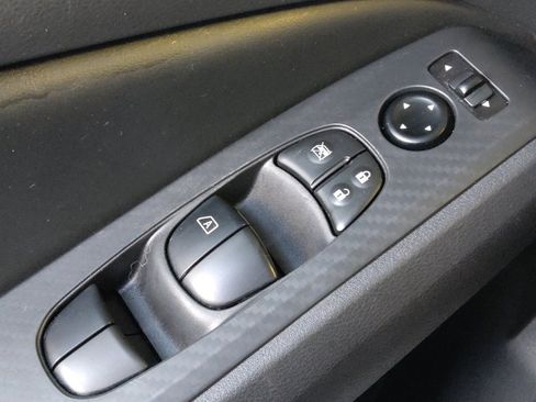 Used 2025 Nissan Altima 2.5 SV FWD image 27