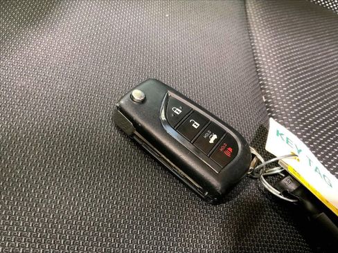 Used 2022 Toyota Corolla SE image 19