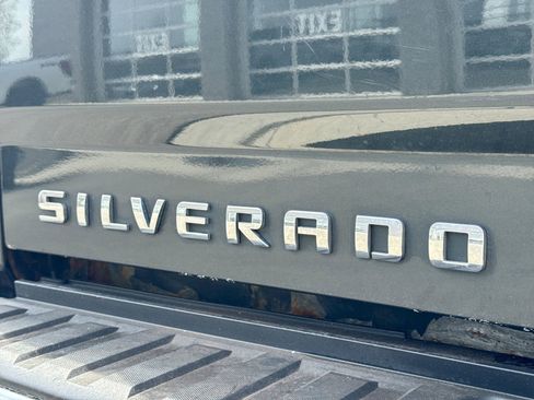 Used 2018 Chevrolet Silverado 1500 LT w/ All Star Edition AWD/4WD image 11