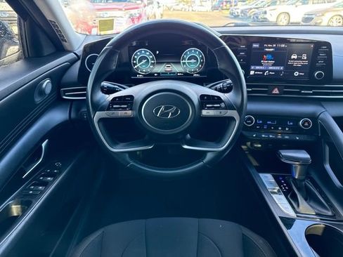 Used 2021 Hyundai Elantra SEL w/ Convenience Package image 19