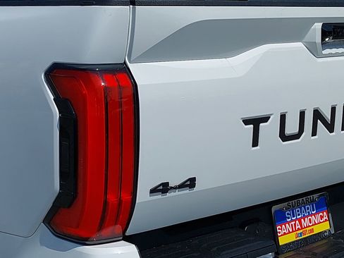 Used 2024 Toyota Tundra Limited AWD/4WD image 33