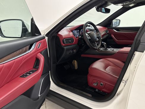 Used 2022 Maserati Levante GT AWD/4WD image 7