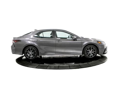 Used 2023 Toyota Camry SE FWD image 8