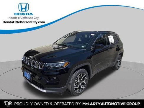 Used 2025 Jeep Compass Limited AWD/4WD image 1