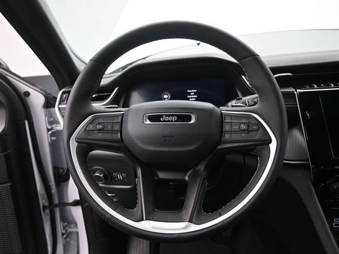 Used 2024 Jeep Grand Cherokee Laredo w/ Luxury Tech Group I AWD/4WD image 26