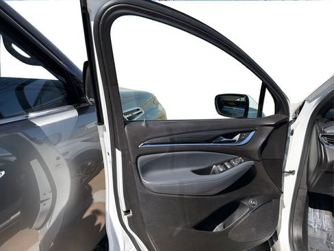 Used 2023 Buick Enclave Essence image 19