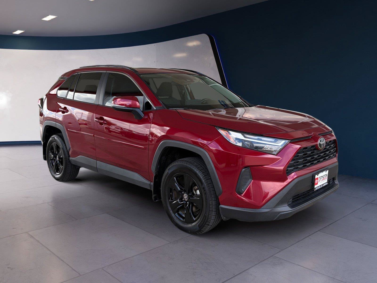 Used 2022 Toyota RAV4 XLE w/ Convenience Package FWD image 7