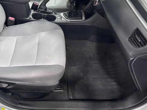 Used 2015 Toyota Corolla L FWD image 17
