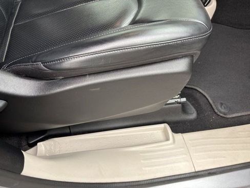 Used 2020 Chrysler Voyager Lxi image 40