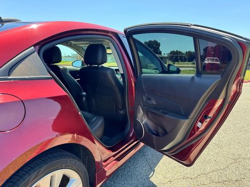 Used 2016 Chevrolet Cruze LTZ w/ Sun, Sound and Sport Package FWD image 27