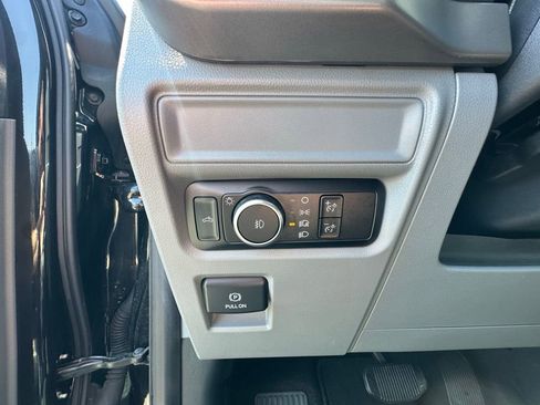 Used 2024 Ford F150 XLT AWD/4WD image 3