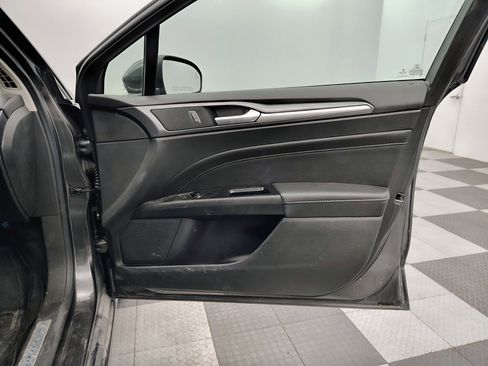 Used 2015 Ford Fusion Titanium FWD image 13