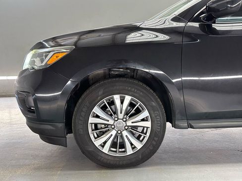 Used 2020 Nissan Pathfinder SV FWD image 5