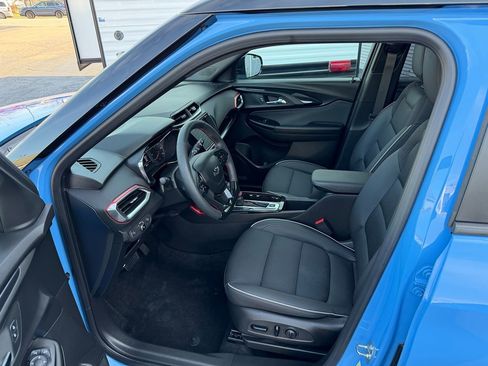 Used 2023 Chevrolet TrailBlazer RS w/ Sun and Liftgate Package image 4