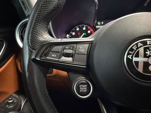 Used 2020 Alfa Romeo Giulia Ti w/ Nero Edizione RWD image 31