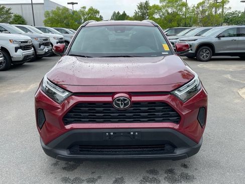 Used 2025 Toyota RAV4 XLE AWD/4WD image 2