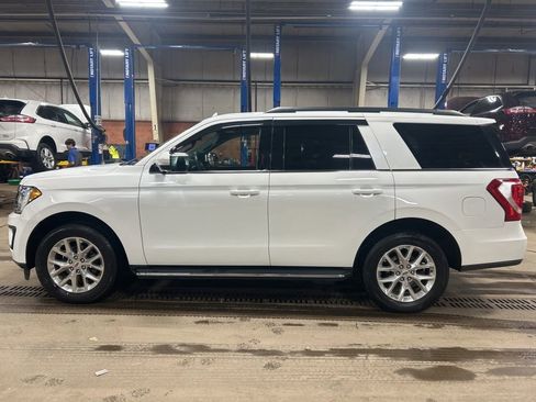 Used 2021 Ford Expedition XLT AWD/4WD image 2