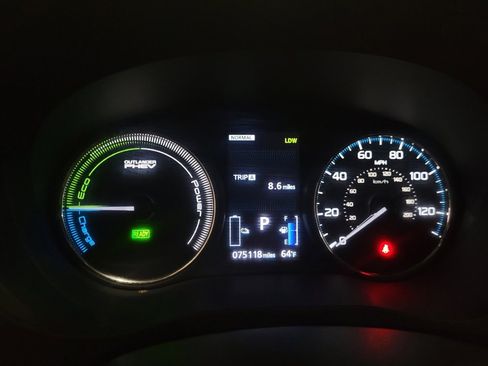 Used 2018 Mitsubishi Outlander GT image 23