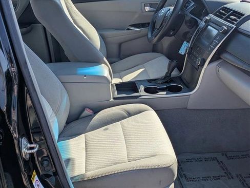 Used 2017 Toyota Camry LE image 18