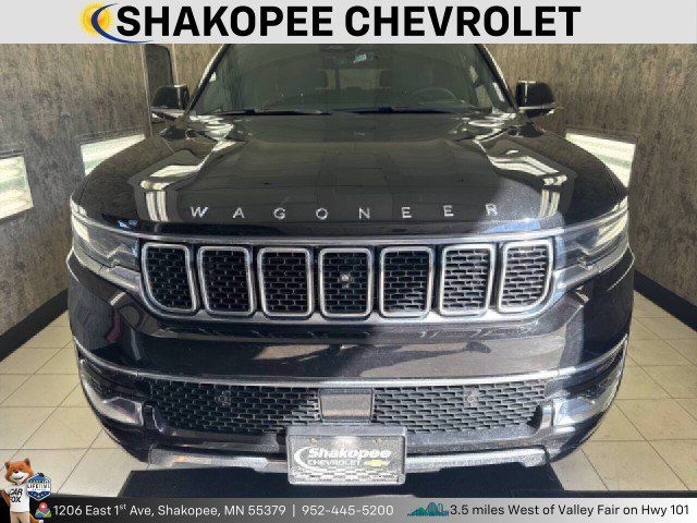 Used 2023 Jeep Wagoneer L Series III w/ Convenience Group I AWD/4WD image 2