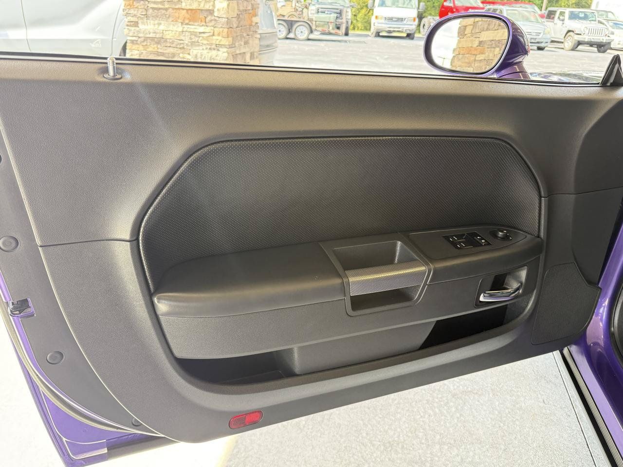Used 2014 Dodge Challenger R/T RWD image 7