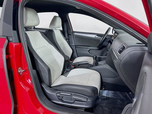 Used 2016 Volkswagen Jetta Sport FWD image 26