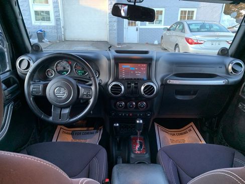 Used 2013 Jeep Wrangler Sahara w/ Dual Top Group image 13