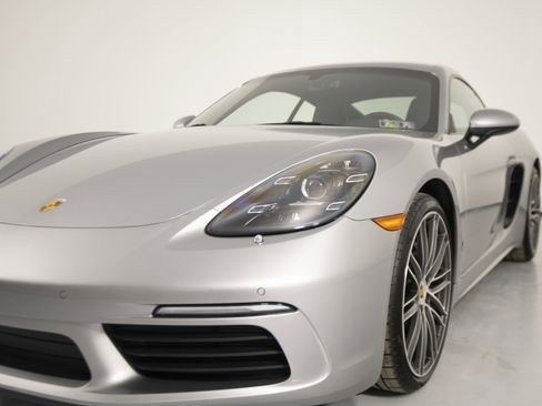 Used 2025 Porsche 718 Cayman image 33