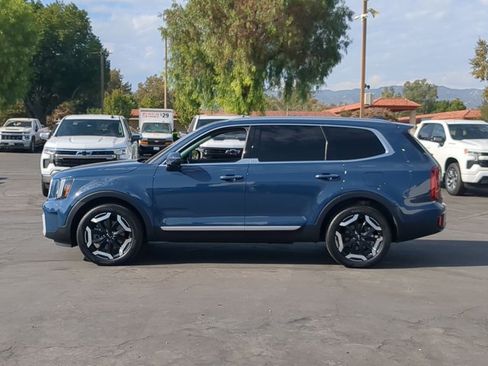Used 2025 Kia Telluride S FWD image 9