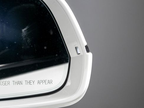 Used 2017 Bentley Bentayga image 34