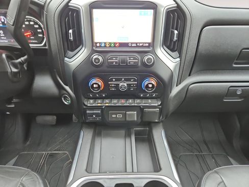 Used 2020 Chevrolet Silverado 2500 LTZ w/ LTZ Premium Package image 11