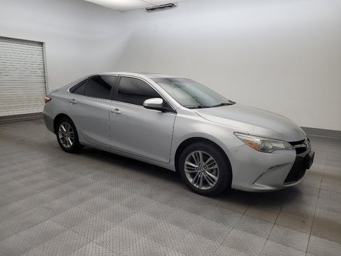 Used 2017 Toyota Camry SE image 11