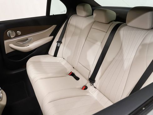 Certified 2022 Mercedes-Benz E 350 4MATIC Sedan image 11