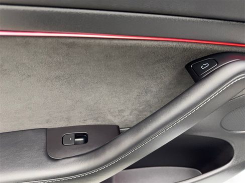 Used 2021 Tesla Model 3 Performance image 37