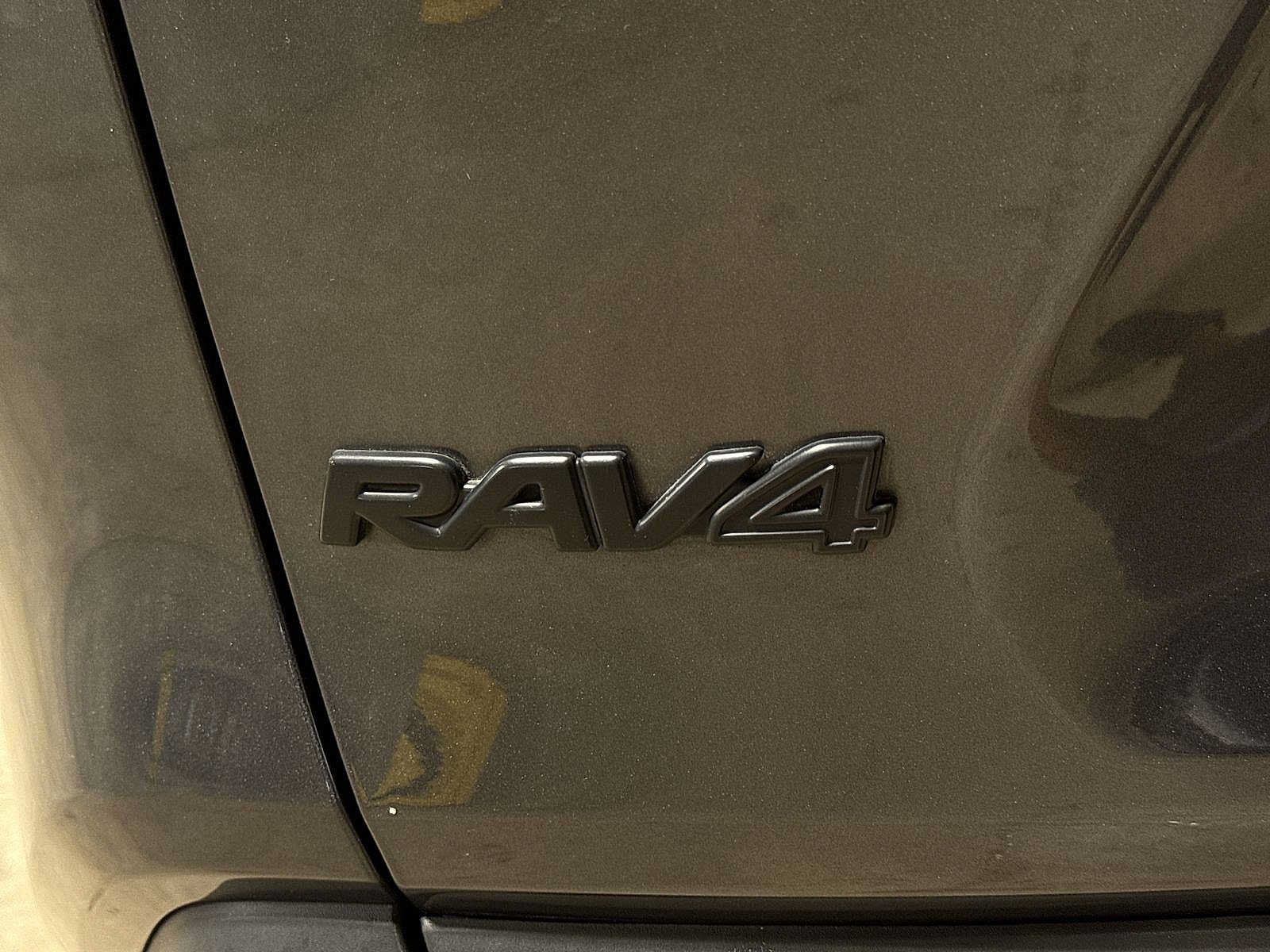 Used 2019 Toyota RAV4 LE AWD/4WD image 24
