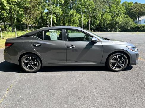 Used 2025 Nissan Sentra SV FWD image 2