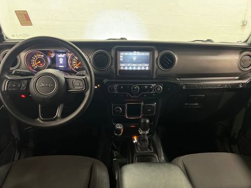 Used 2022 Jeep Wrangler Sport image 12