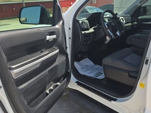 Used 2019 Toyota Tundra SR5 AWD/4WD image 9