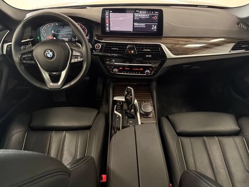 Used 2021 BMW 530i xDrive w/ Premium Package AWD/4WD image 15
